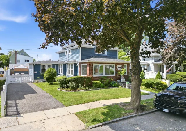 Photo 3 of Sale Pending at 123 Briggs Ave, Yonkers, NY 10701 | MLS# 1031211 | Listing updated on 2026-08-30