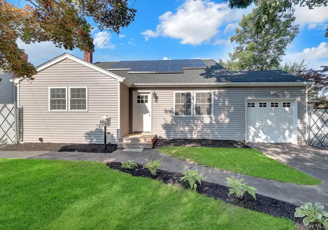 Photo 1 of Single family home for sale at 128 W 17th Street, Babylon, NY 11729 | MLS# 1031232 | Listing updated on 2026-09-13