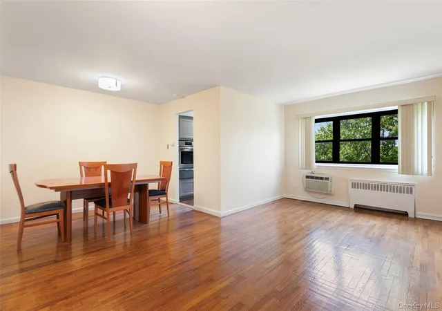 Listing Photo 5 - Condo for sale in building located at 1910 Pelham Pkwy S, New York, NY 10461 - Unit #5C