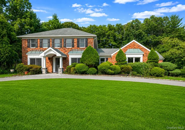1st image of 10 Springmeadow Dr, Smithtown, NY 11754 | MLS# 1031241