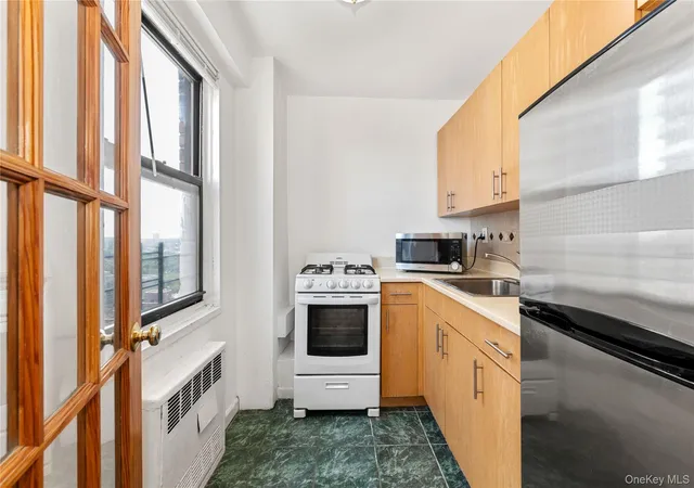 Photo 4 of Sale Pending at 42-55 Colden St #15J, New York, NY 11355 | MLS# 1031249 | Listing updated on 2026-08-27