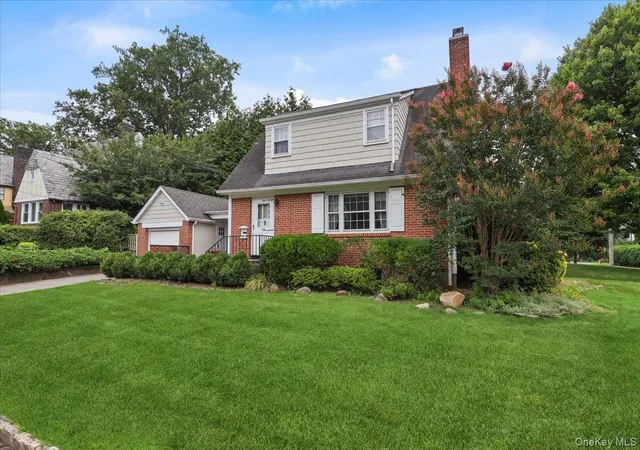 Photo 3 of Sale Pending at 128 Bell Rd, Eastchester, NY 10583 | MLS# 1031250 | Listing updated on 2026-08-14
