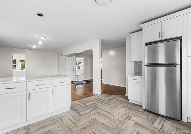 Listing Photo 3 - Condo for sale in building located at 492 Main St E, Harrison, NY 10604