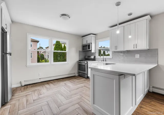 Listing Photo 4 - Condo for sale in building located at 492 Main St E, Harrison, NY 10604