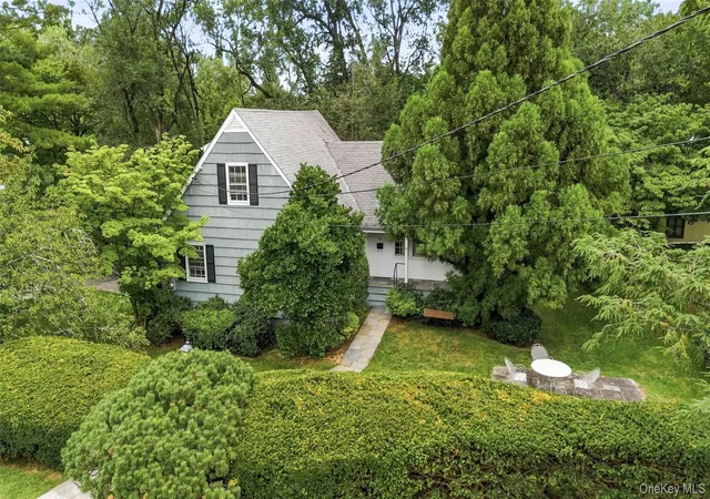 Photo 1 of Single family home for sale at 20 Bird Pl, White Plains, NY 10605 | MLS# 1031286 | Listing updated on 2026-09-05