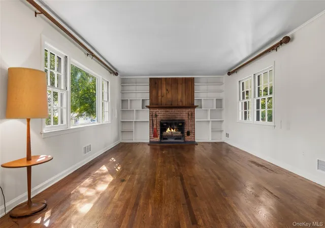 Photo 5 of Single family home for sale at 20 Bird Pl, White Plains, NY 10605 | MLS# 1031286 | Listing updated on 2026-09-05
