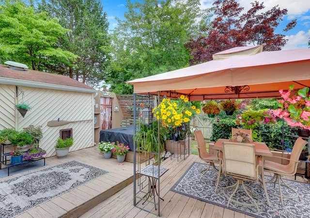 Photo 3 of Sale Pending at 96 Chenango Dr, Islip, NY 11706 | MLS# 1031292 | Listing updated on 2026-09-24