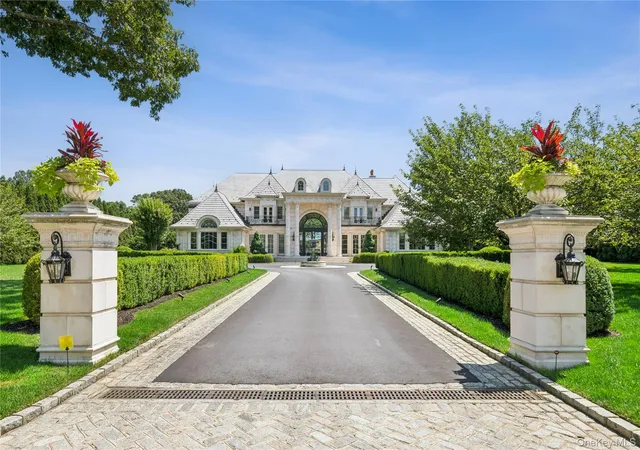 Photo 2 of Mansion for sale at 7 Covey Ct, Oyster Bay, NY 11545 | MLS# 1031340 | Listing updated on 2026-08-25