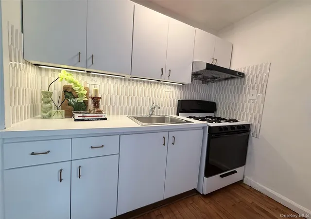 Listing Photo 4 - Condo for sale in building located at 144-44 41St Ave, New York, NY 11355 - Unit #5J