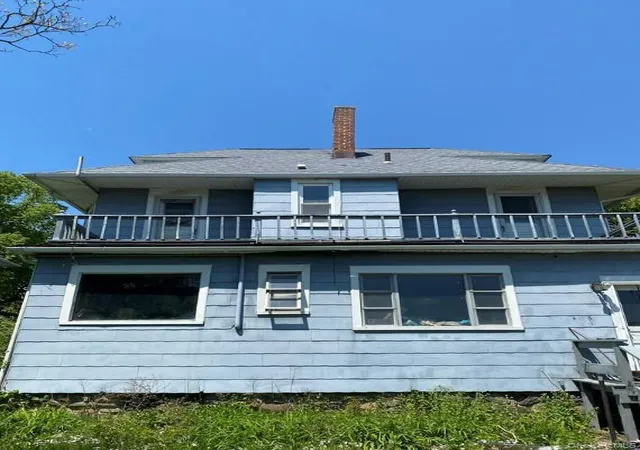Photo 3 of Single family home for sale at 196 Elm St, New Rochelle, NY 10805 | MLS# 1031355 | Listing updated on 2026-09-05