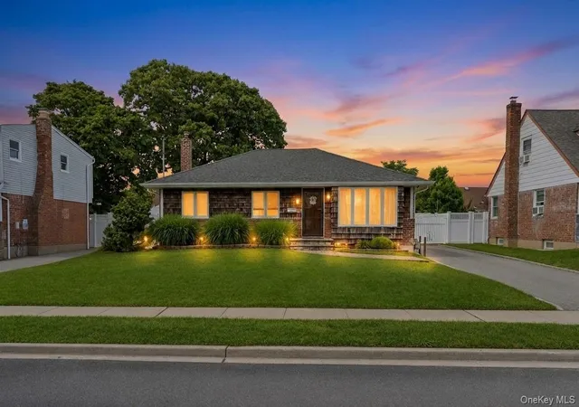 Photo 1 of Sale Pending at 15 Lowell Dr, Oyster Bay, NY 11735 | MLS# 1031380 | Listing updated on 2026-08-13