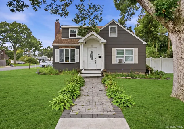 Photo 1 of Single family home for sale at 80 Everett St, Brookhaven, NY 11772 | MLS# 1031394 | Listing updated on 2026-08-04