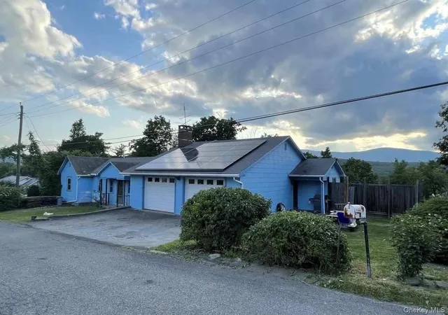2nd image of 29 Saugerties Manor Rd, Saugerties, NY 12477 | MLS# 1031401