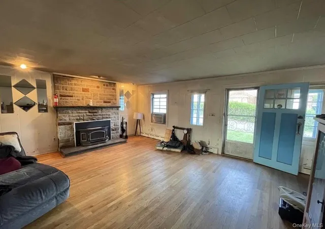 Photo 3 of Single family home for sale at 29 Saugerties Manor Rd, Saugerties, NY 12477 | MLS# 1031401 | Listing updated on 2026-08-21