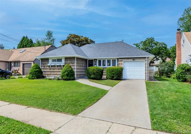 Photo 1 of Sale Pending at 9 Leeds Ln, Babylon, NY 11703 | MLS# 1031402 | Listing updated on 2026-08-22