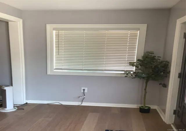 2nd image of 3 Taylor Ct, New York, NY 10310 | MLS# 1031409