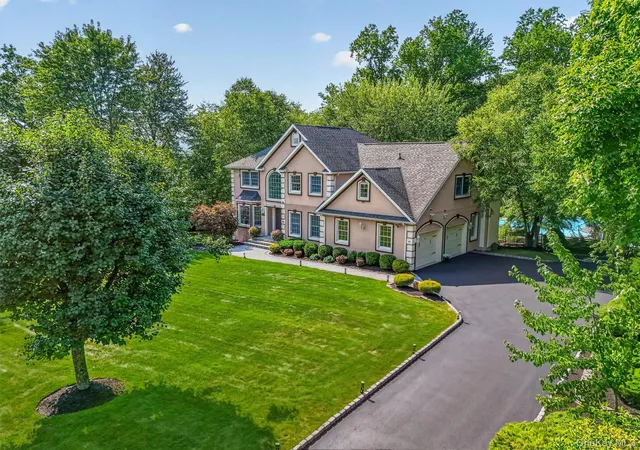 Photo 4 of Single family home for sale at 44 Greenwich Ave, Woodbury, NY 10917 | MLS# 1031426 | Listing updated on 2026-10-01