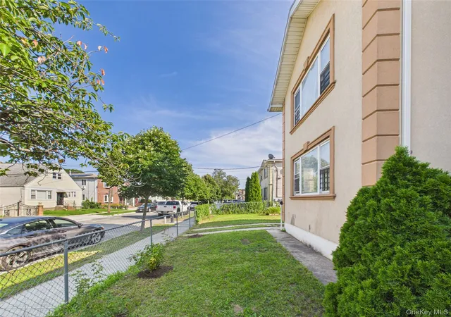 Listing Photo 4 - Condo for sale in building located at 15520 132nd Ave, New York, NY 11434