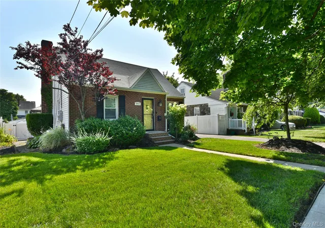 Photo 3 of Sale Pending at 592 Winthrop Ave, Hempstead, NY 11710 | MLS# 1031439 | Listing updated on 2026-08-24