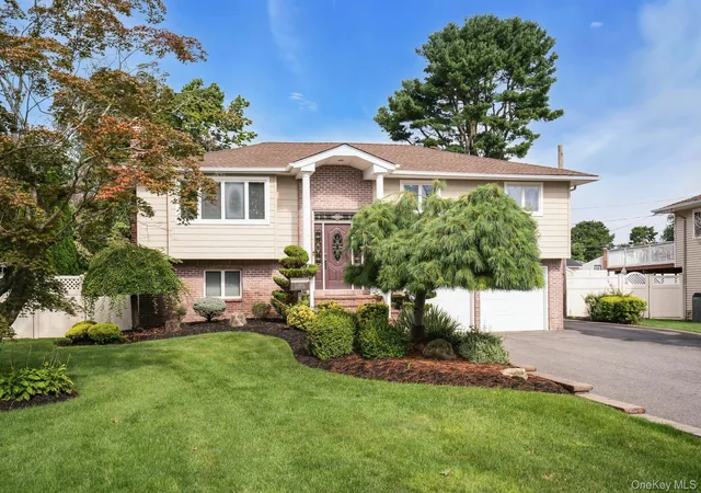3rd image of 66 Harvest Ln, Smithtown, NY 11725 | MLS# 1031448