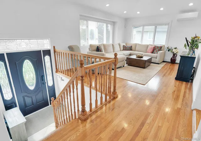 5th image of 66 Harvest Ln, Smithtown, NY 11725 | MLS# 1031448