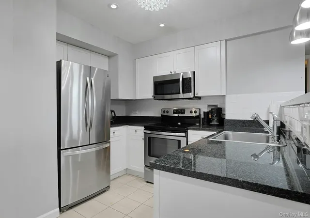 Photo 2 of Sale Pending at 300 Mamaroneck Ave #328, White Plains, NY 10605 | MLS# 1031457 | Listing updated on 2026-10-09