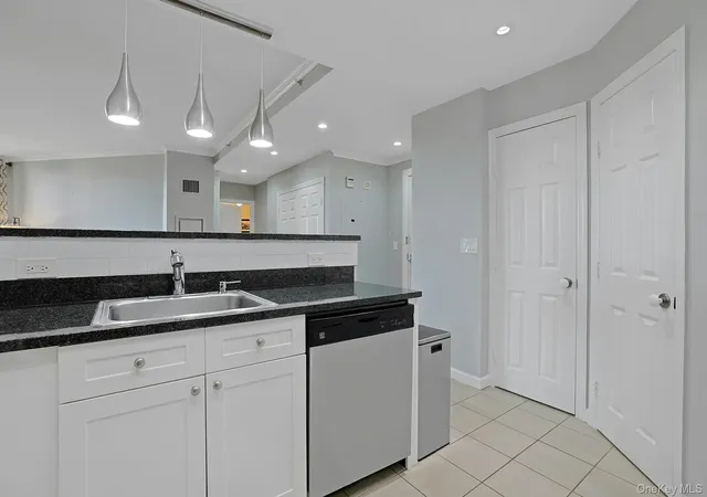 Photo 3 of Sale Pending at 300 Mamaroneck Ave #328, White Plains, NY 10605 | MLS# 1031457 | Listing updated on 2026-10-09