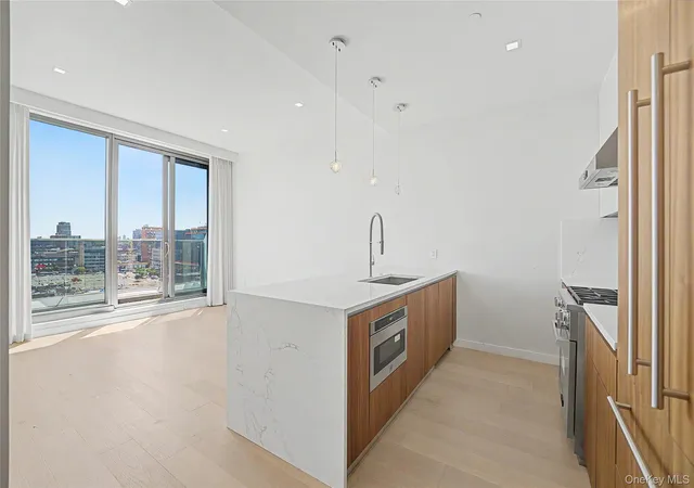 Listing Photo 5 - Condo for sale in building located at 35-32 Leavitt St, New York, NY 11354 - Unit #12B