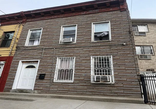 Photo 1 of Multi family home for sale at 1846 Unionport Rd, New York, NY 10462 | MLS# 1031477 | Listing updated on 2026-08-29