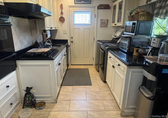 Photo 3 of Sale Pending at 78 Hilltop Dr, Islip, NY 11717 | MLS# 1031479 | Listing updated on 2026-09-02