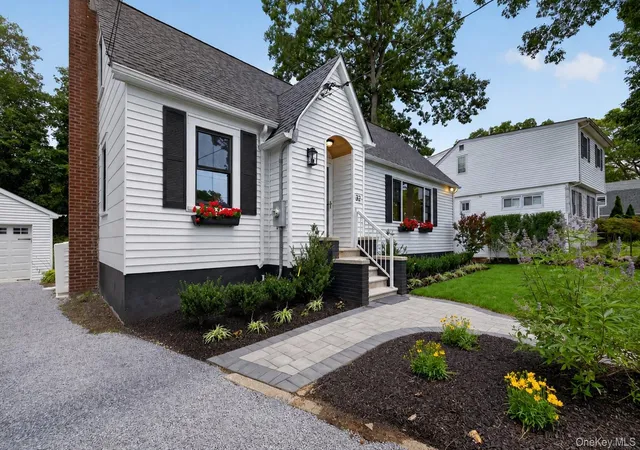 Sale Pending at 32 Horton Dr, Huntington, NY 11746 | MLS# 1031497 | Listing updated on 2026-10-02