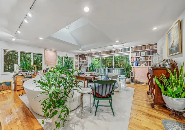 4th image of 16 Joshuas Path, East Hampton, NY 11937 | MLS# 1031499