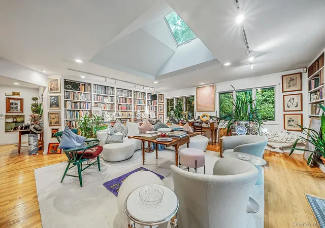 5th image of 16 Joshuas Path, East Hampton, NY 11937 | MLS# 1031499