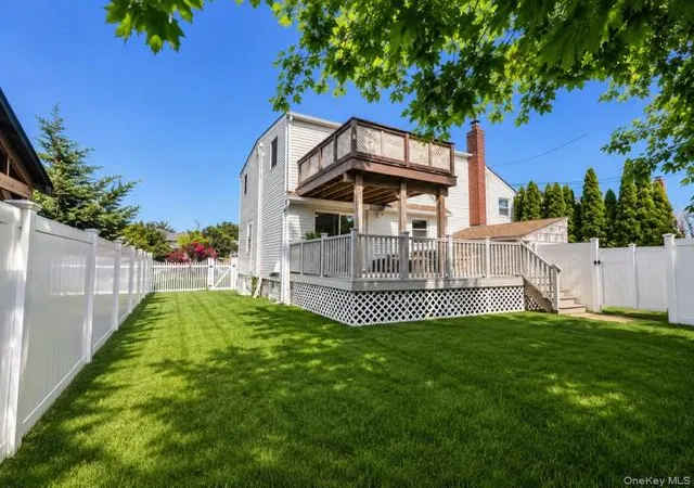 Photo 2 of Sale Pending at 42 Marbourne Rd, Oyster Bay, NY 11714 | MLS# 1031500 | Listing updated on 2026-08-12