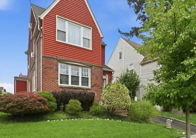 Photo 3 of Sale Pending at 79 Amherst Rd, Hempstead, NY 11581 | MLS# 1031501 | Listing updated on 2026-08-20