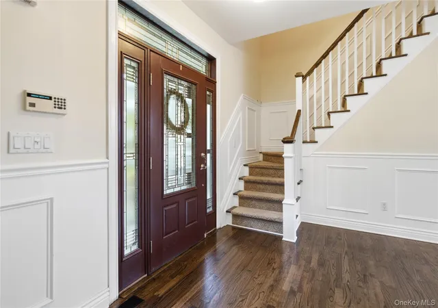 Photo 3 of Single family home for sale at 4 Wood Holw Dr, Southampton, NY 11977 | MLS# 1031502 | Listing updated on 2026-10-03
