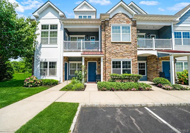 Condo for sale at 93 Millie Ct, Brookhaven, NY 11772 | MLS# 1031521