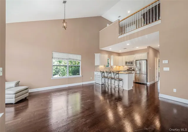 Listing Photo 5 - Condo for sale in building located at 93 Millie Ct, Brookhaven, NY 11772