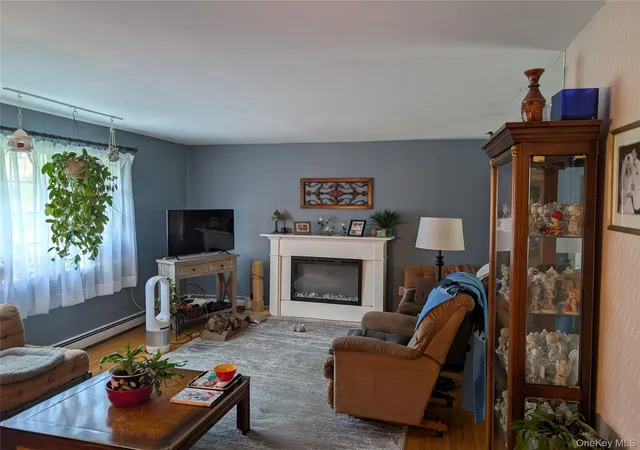 Photo 3 of Single family home for sale at 23 Pike Ct, Monroe, NY 10950 | MLS# 1031523 | Listing updated on 2026-08-01