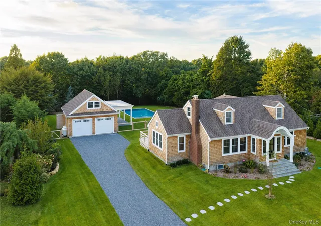 Photo 3 of Single family home for sale at 605 Cedar Dr, Southold, NY 11971 | MLS# 1031524 | Listing updated on 2026-10-08