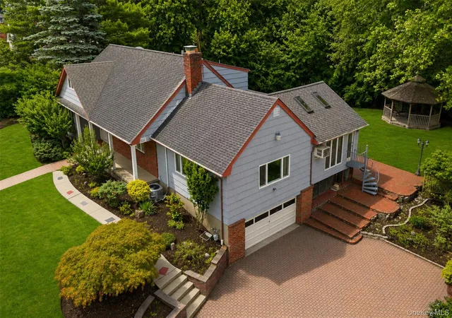 2nd image of 11 Hillside Ct, Ramapo, NY 10901 | MLS# 1031525