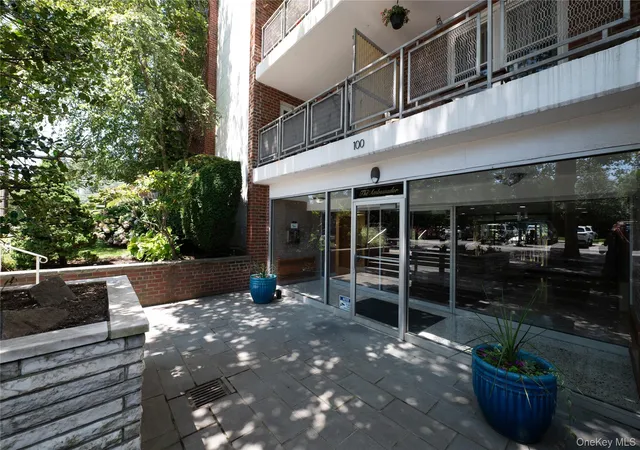 2nd image of 100 Brooklyn Ave, Hempstead, NY 11520