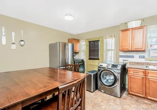 Photo 4 of Single family home for sale at 3410 Gunther Ave, New York, NY 10469 | MLS# 1031535 | Listing updated on 2026-09-22