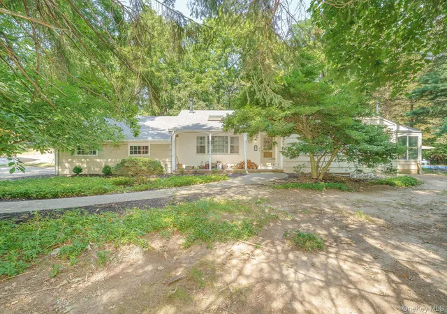 49th image of 16 Landing Meadow Rd, Smithtown, NY 11787 | MLS# 1031558
