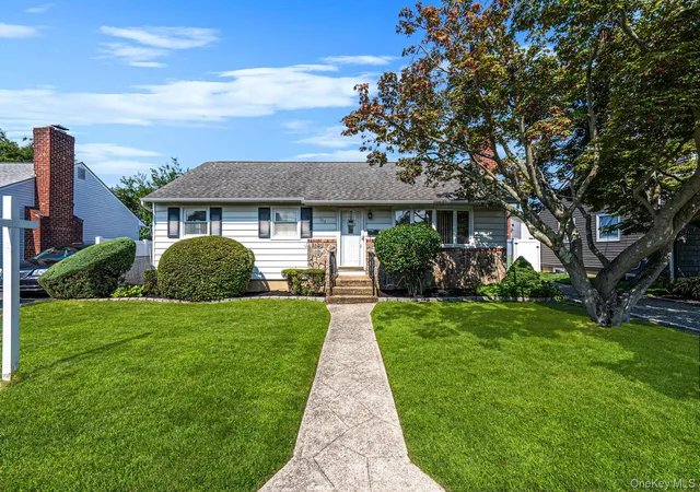 Photo 1 of Single family home for sale at 177 10th Street, Oyster Bay, NY 11714 | MLS# 1031563 | Listing updated on 2026-08-22