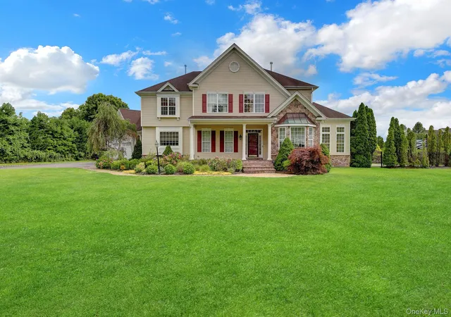 Photo 1 of Single family home for sale at 7 Brookline Ct, Riverhead, NY 11792 | MLS# 1031590 | Listing updated on 2026-08-09