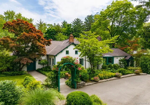Photo 1 of Single family home for sale at 535 Woodlands Rd, Harrison, NY 10528 | MLS# 1031600 | Listing updated on 2026-09-29