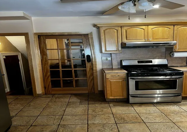 Listing Photo 4 - Condo for sale in building located at 111-46 139th St, New York, NY 11435