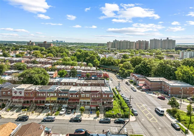 Photo 3 of Single family home for sale at 3302 Tiemann Ave, New York, NY 10469 | MLS# 1031618 | Listing updated on 2026-08-17