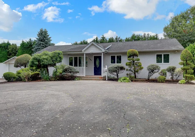 Photo 3 of Single family home for sale at 466 W 4th Street, Islip, NY 11795 | MLS# 1031624 | Listing updated on 2026-10-04